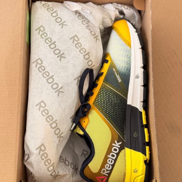 NEW NEVER WORN REEBOK ONE CUSION 2.0 WOMENS SIZE 8 - Picture 1 of 6